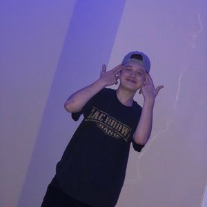 Meet your Posher, Taylor